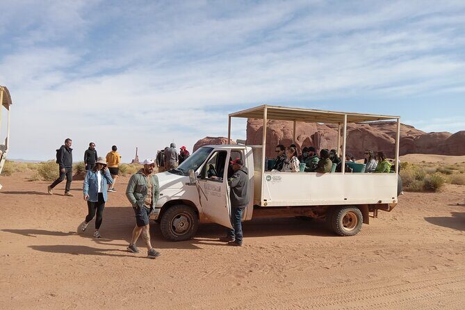 1.5 Hour Jeep Tour in Monument Valley - Key Points