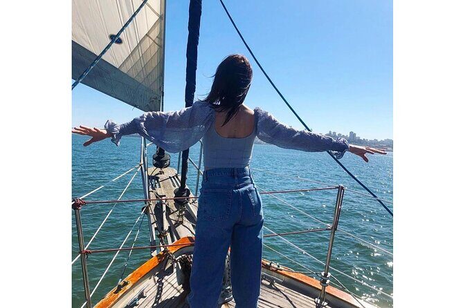 1.5-Hour San Francisco Bay Sailing Tour - Drinks and Hospitality