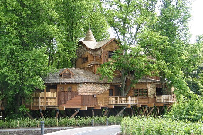 1 Day Alnwick Castle, Holy Island & Scottish Borders - Who Is This Tour Best For?