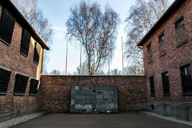 1 Day Auschwitz Birkenau Museum Guided Tour with Hotel Pick up - What the Tour Looks Like: A Detailed Walkthrough