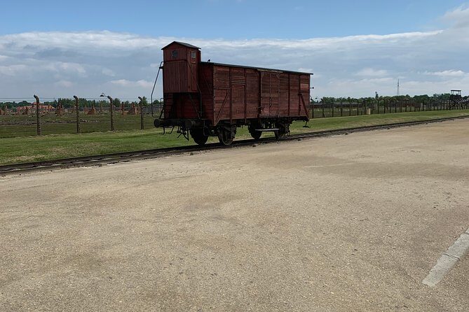 1 Day Trip Auschwitz-Birkenau Memorial and Museum Guided Tour from Krakow - An Honest Review of the Auschwitz-Birkenau Guided Tour from Krakow