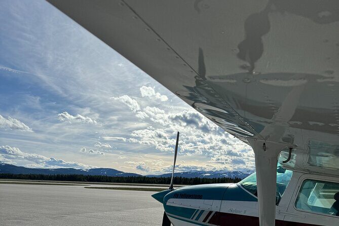 1 Hour Aerial Tour Over the Western Boundary of Yellowstone - Who Should Consider This Tour?