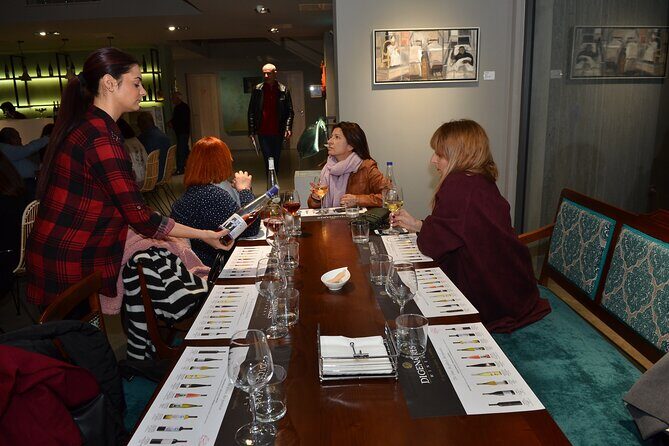 1 hour and 30 minutes wines and olive oil tasting in Greece - Key Points