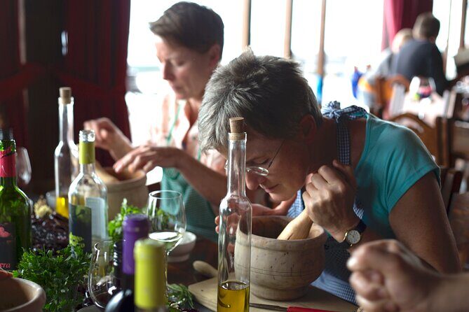 1 Hour and Half Mojo Sauce Workshop With Winery Tour - Exploring Tenerife’s Culinary Charm: The Mojo Sauce Workshop and Winery Tour