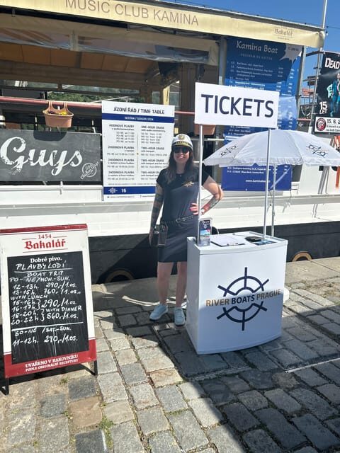 1 hour boat cruise with fragrant coffee and homemade strudel - The Experience on Board