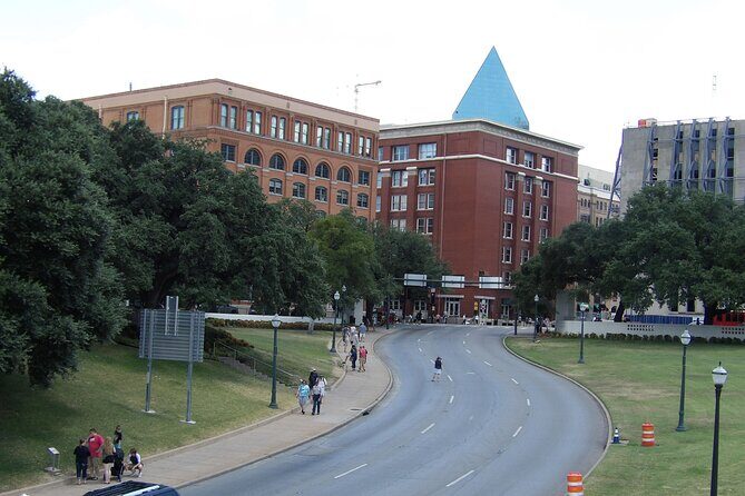 1-Hour JFK Assassination Walking Tour - What to Expect from the Tour