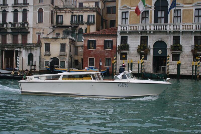 1-Hour Motor Boat Ride on Grand Canal - The Experience: What Travelers Say
