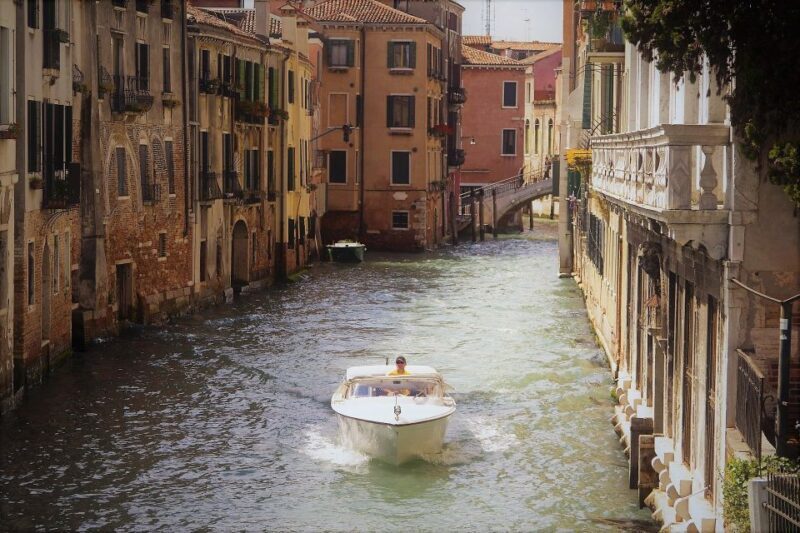 1-Hour Motor Boat Ride on Grand Canal - FAQs