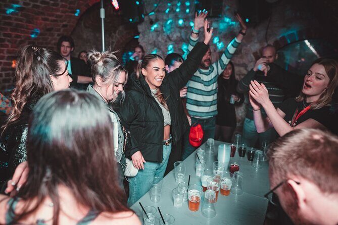 1 Hour of Open Bar Pub Crawl + Karaoke + VIP Entry to Best Clubs - What Travelers Are Saying