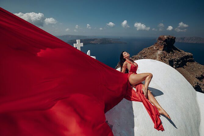 1-Hour Private Santorini Flying Dress Photoshoot - What to Expect from Your Santorini Flying Dress Photoshoot
