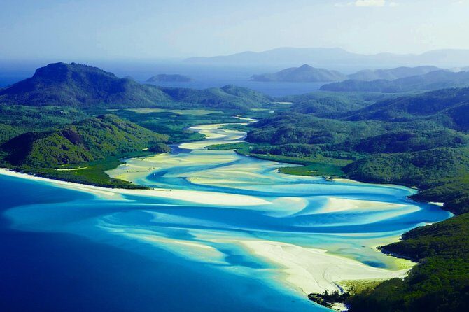 1-Hour Whitsunday Islands and Heart Reef Scenic Flight - The Experience in Detail
