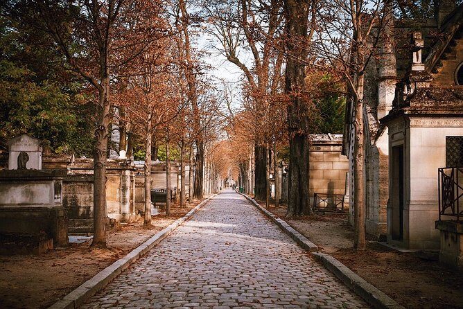 #1 Pere Lachaise Cemetery | Satisfaction Guaranteed! | 12ppl Max - The Experience and Atmosphere