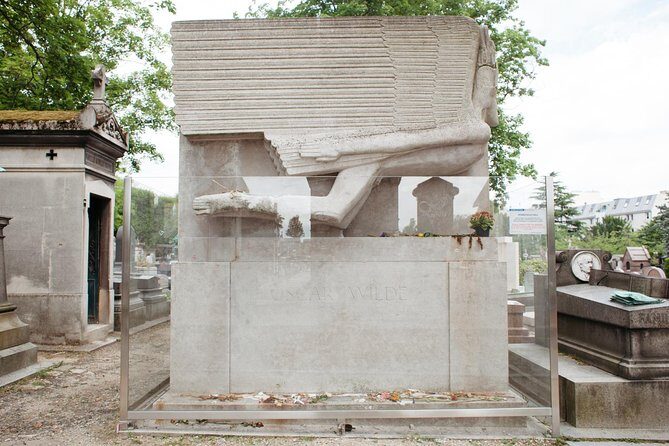 #1 Pere Lachaise Cemetery | Satisfaction Guaranteed! | 12ppl Max - The Sum Up