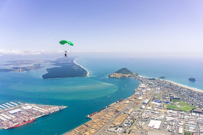 15,000ft Tandem Skydive in Bay of Plenty - Key Points