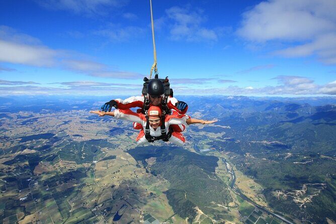 18,000ft Tandem Skydive over Abel Tasman - The Cost and Its Value