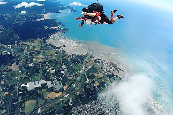 18,000ft Tandem Skydive over Abel Tasman - Who Is This Tour For?