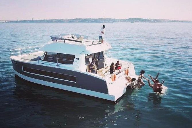 1H power catamaran up to 18 people in Lisbon - Discover Lisbon from the Water: A Review of the 1-Hour Power Catamaran Experience