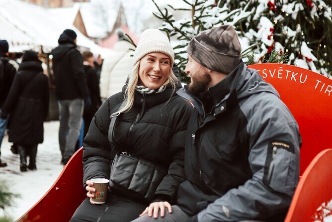 1H Private Photoshoot in Old Town of Riga - What’s Included and What’s Not?