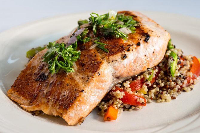 2.5-hour Dinner Cruise on Willamette River - Who Is It Best For?