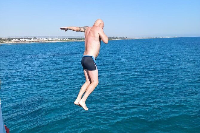 2.5 hour Glass Bottom Boat Trip, Snorkeling, Sliding and Fun - Practical Tips & What to Expect