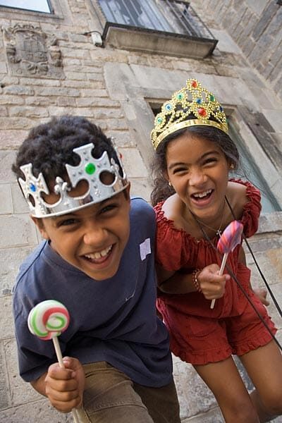 2.5-Hour Kids & Family Walking Tour in English - Key Points