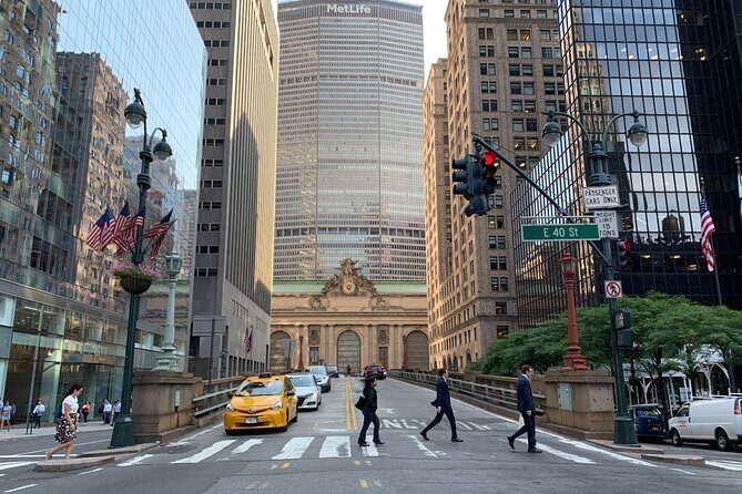 2.5 Hour Private Super Tour of NYC: Heroes! Comics! More! - Whats Not Included