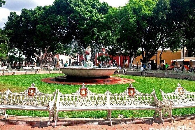 2 Cenotes, Chichen Itza and Valladolid! Deluxe From Cancun & Playa Del Carmen - Additional Tips