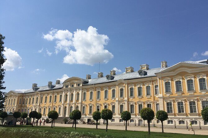 2 countries! Hill of Crosses, Rundale Palace and Bauska castle - FAQ