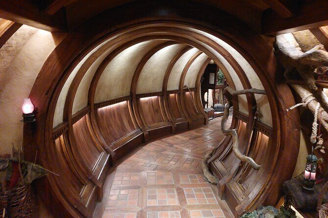 2-Day Hobbiton, Rotorua, Waitomo Caves Tour from Auckland with Accommodation - Who Should Consider This Tour?