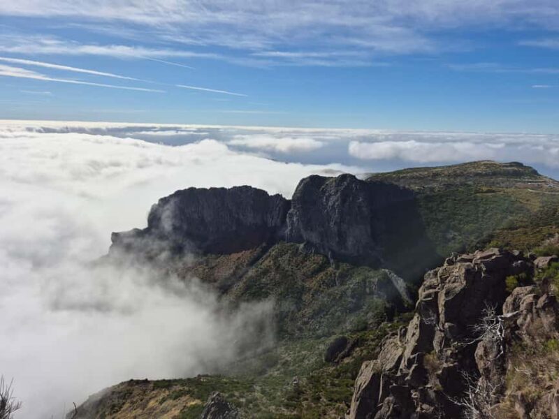 2-Day Madeira Tour: East & West with Local Guide & Tastings - Exploring Madeira in Two Days: What to Expect