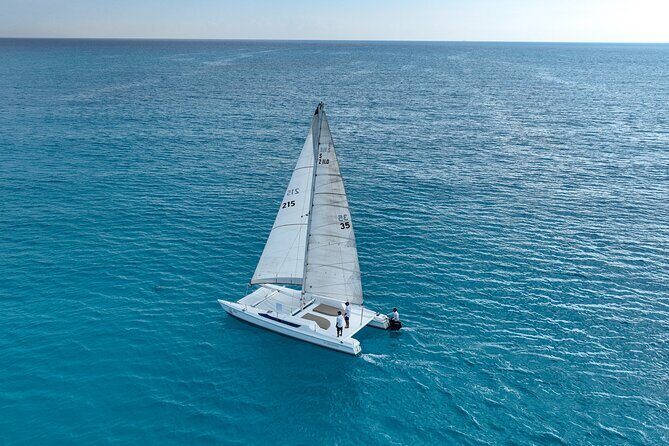 2 EN 1 Isla Mujeres Catamaran with Open Bar from Cancun - The Itinerary in Detail
