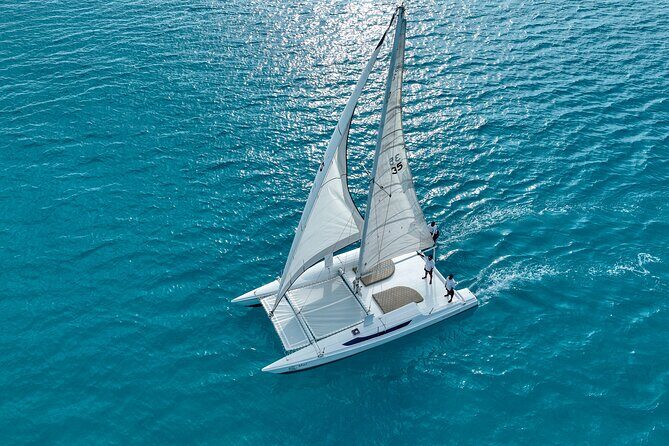2 EN 1 Isla Mujeres Catamaran with Open Bar from Cancun - Who is This Tour Best For?