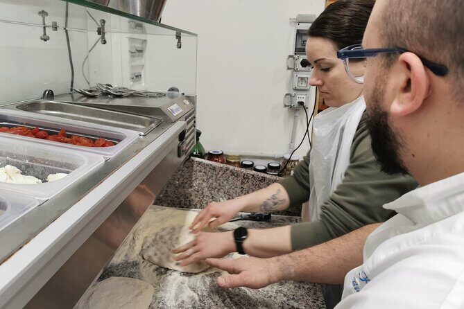 2-Hour Authentic Italian Pizza Making Class in Naples - The Sum Up