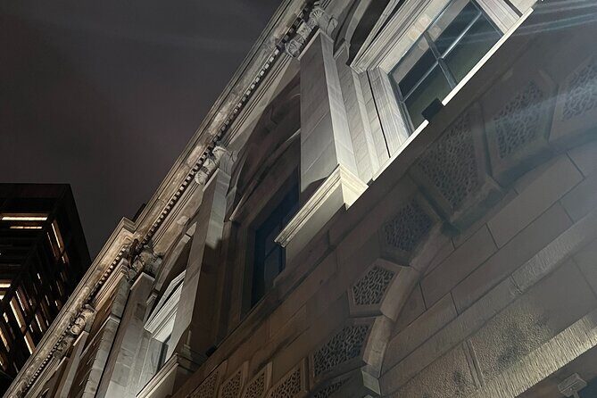 2-Hour Beacon Hill True Crime Expert Guided Tour - How is the tour structured?