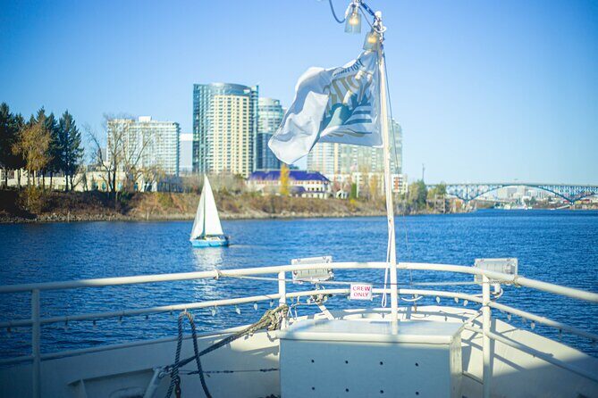 2-hour Champagne Brunch Cruise on Willamette River - The Bottom Line