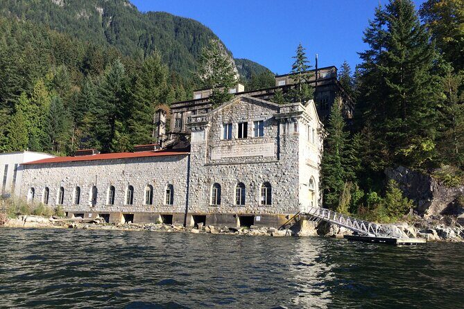 2 Hour Chartered Boat Tour from Deep Cove North Vancouver - Who Should Book This Tour?