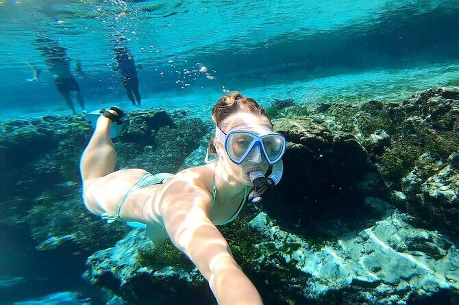 2 Hour Glass Bottom Guided Kayak Eco Tour in Gilchrist Blue - Who Should Consider This Tour?