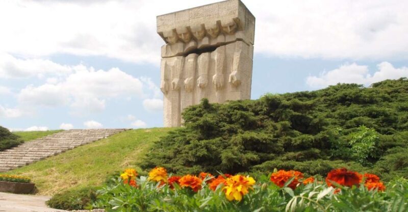 2-Hour Guided Tour in Kraków-Paszów Concentration Camp - Key Points