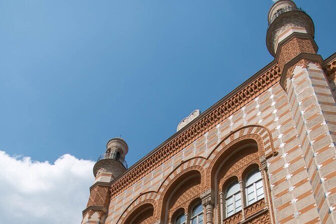 2-Hour Jewish Quarter Walking Tour in Budapest with Historian - The Itinerary Breakdown