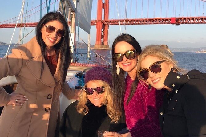 2-Hour Private Sailboat Charter in the San Francisco Bay - A Close-Up Look at the 2-Hour Private Sailboat Charter in San Francisco Bay