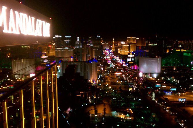 2-Hour Vegas Strip Walking Tour with Photos,Champagne & Vintage Vegas Goody Bags - What to Expect in Each Stop