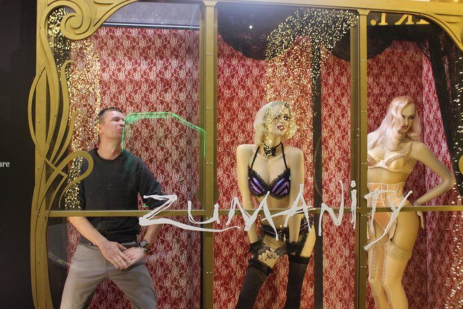 2-Hour Vegas Strip Walking Tour with Photos,Champagne & Vintage Vegas Goody Bags - Is It Good Value for Money?