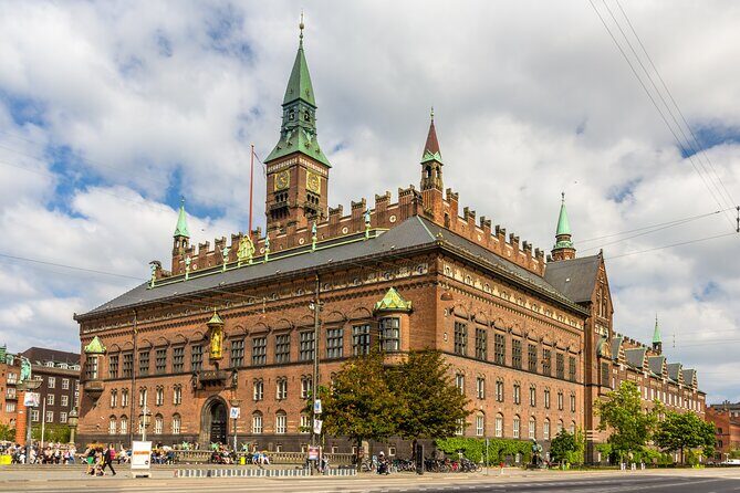 2-Hour Walking Introduction to Copenhagen and its Main Sights - Christiansborg Slot and Harbour Views