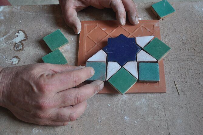 2 hours Craft workshop "The Alhambra with your hands" - Who Should Consider This Workshop?
