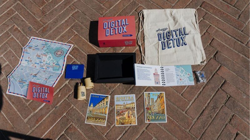 2 Hours Free Arezzo tour without the use of your smartphone - Key Points