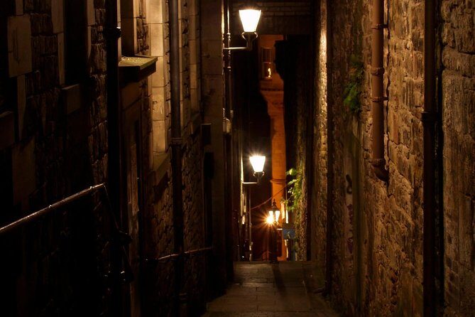 2 Hours Ghost Tour - English Tour Guide - The Real Deal: What Travelers Are Saying