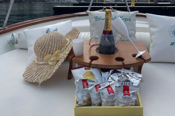 2 Hours Guided Sunset Tour of the Island of Capri with Aperitif - FAQ