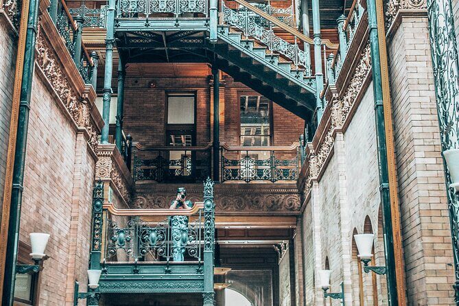 2 Hours History Golden Era and Finest Architectural Tour in Los Angeles - Walking Through Los Angeles’ Golden Age