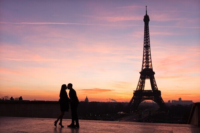 2 Hours Photoshoot tours at the Eiffel tower, Trocadero, Champ de Mars and more - The Sum Up