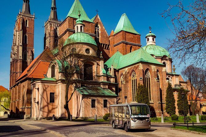2-Hours Private Electric Car Tour with a Guide, Wroclaw - A Closer Look at the Experience